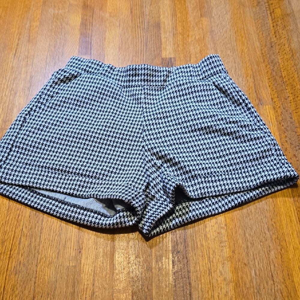 Poof New York Women Small Black White‎ Houndstooth High Waist Cuffed Flat Shorts